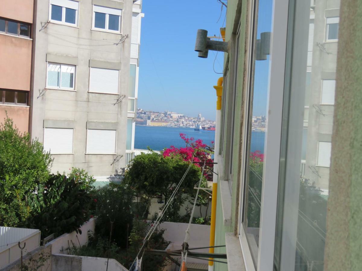 אלמאדה Tejo House River Lisbon מראה חיצוני תמונה