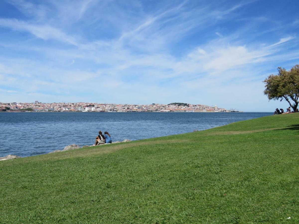 אלמאדה Tejo House River Lisbon מראה חיצוני תמונה