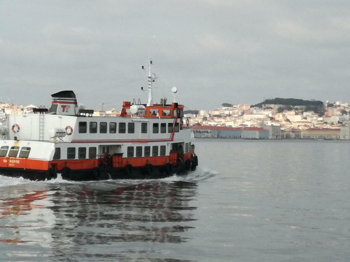 אלמאדה Tejo House River Lisbon מראה חיצוני תמונה